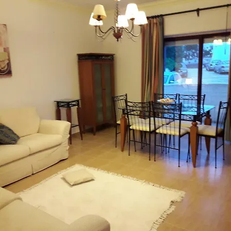 Apartamento Turistico Marina Rocha *