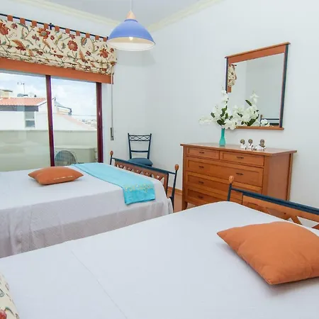 Apartamento Turistico Marina Rocha *