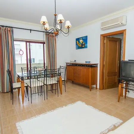 Apartamento Turistico Marina Rocha *
